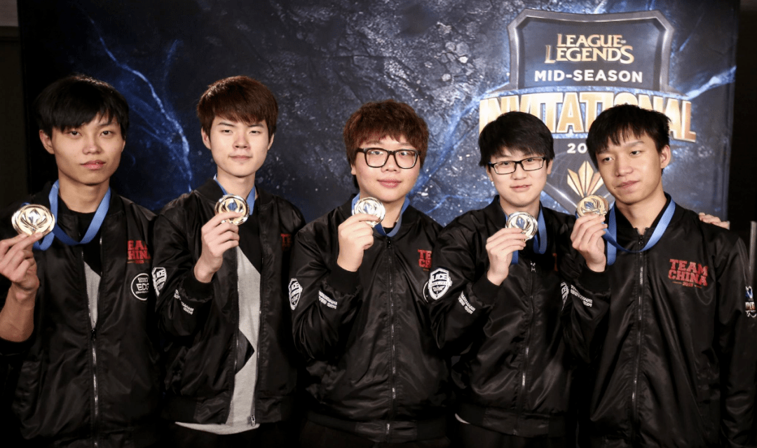 FURIA Esports 对阵 The MongolZ ， Vitality 与 Astralis 在 IEM 成都 2025 季后赛中交锋